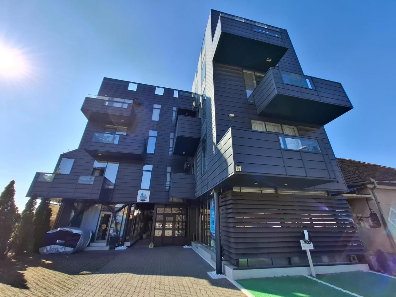 Apartments Steel Residence- Tesla Drive Experience Timisoara Esterno foto