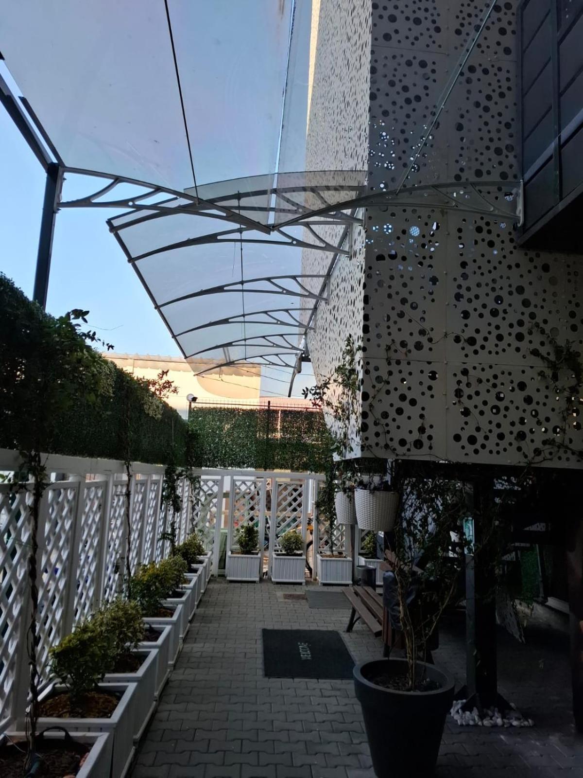 Apartments Steel Residence- Tesla Drive Experience Timisoara Esterno foto