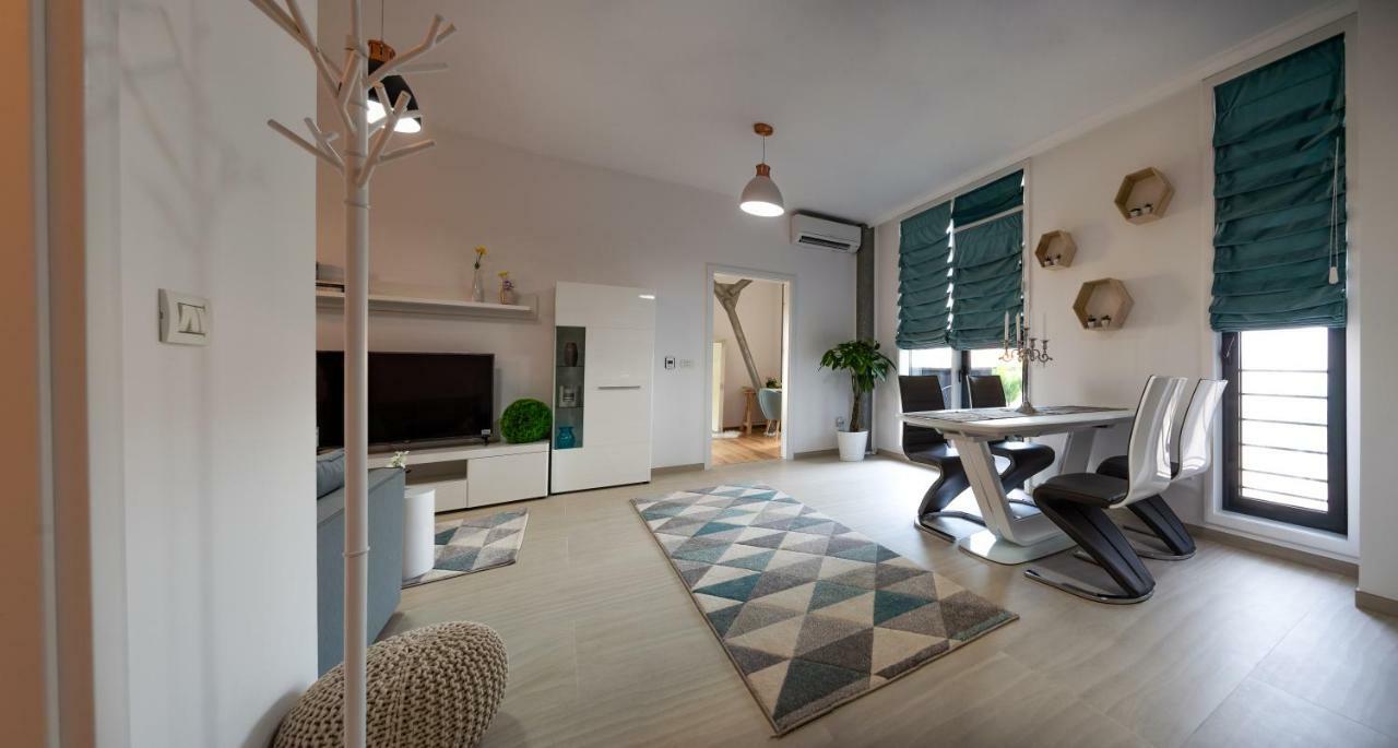 Apartments Steel Residence- Tesla Drive Experience Timisoara Esterno foto